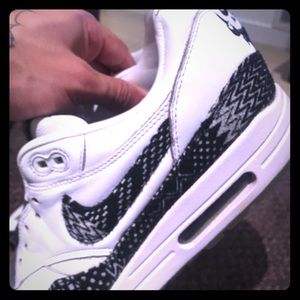 Nike Air Max 1 BHM edition (2015) no box  sz 10.5